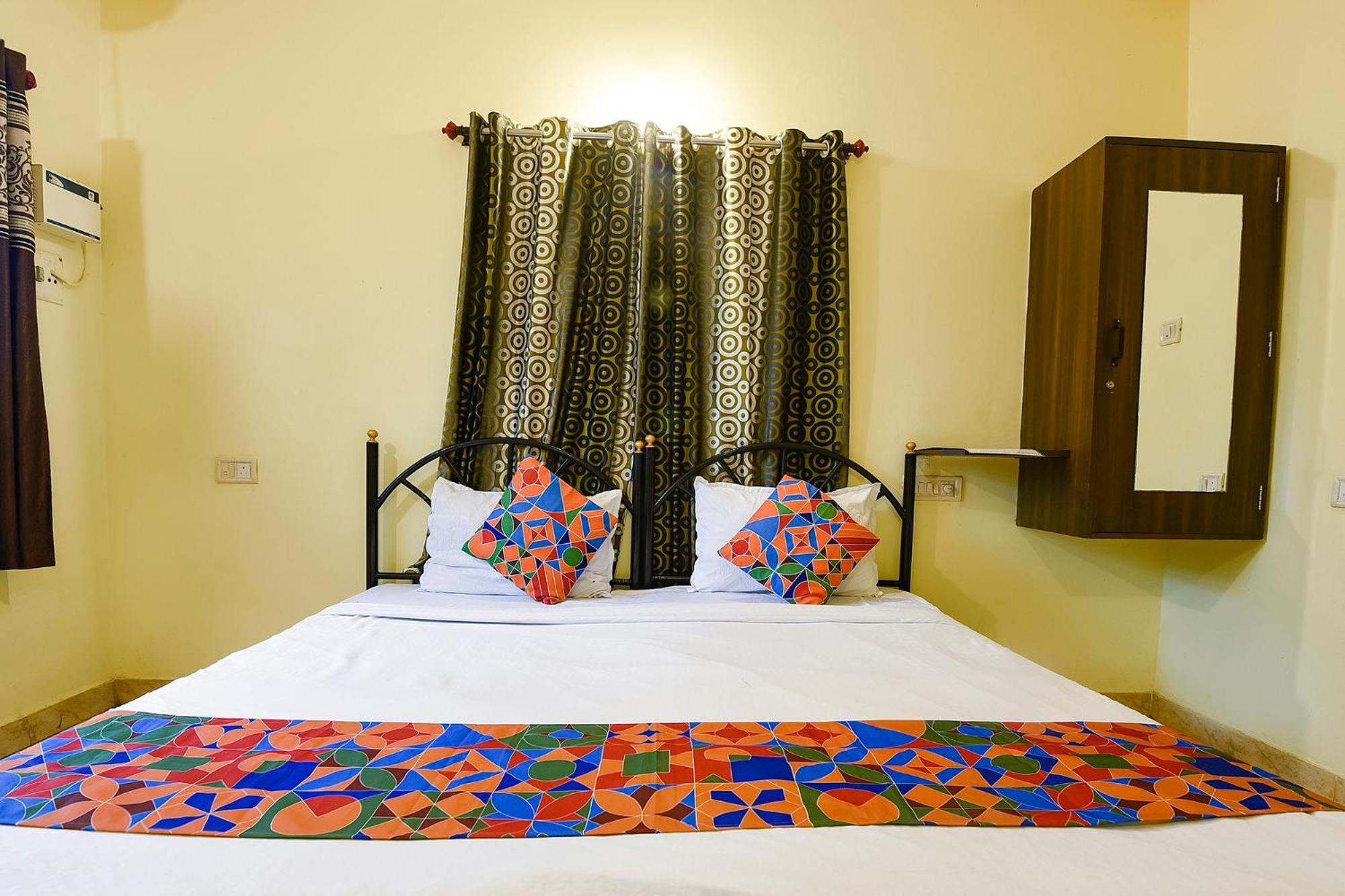 Fabhotel Joaquim Beachside Resort - Nr Tito'S Lane, Baga Beach ภายนอก รูปภาพ